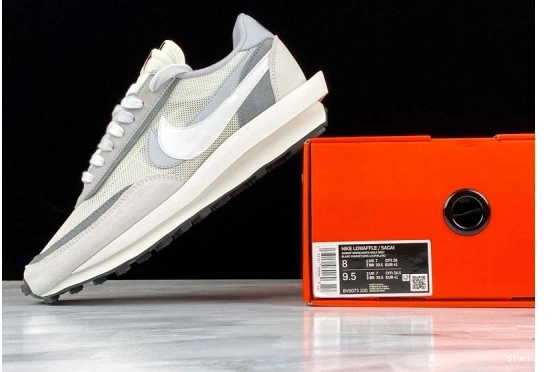 Summit Waffle Nike  White LD BV0073-100 Sacai 0714